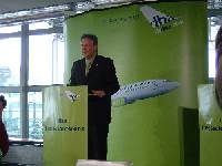 Gewinne, viele neue Strecken und günstige Tickets bei DBA verkündete heute in München Hans Rudolf Wöhrl, Vorsitzender des Aufsichtsrates des Unternehmens. Bild: reiselust24.de